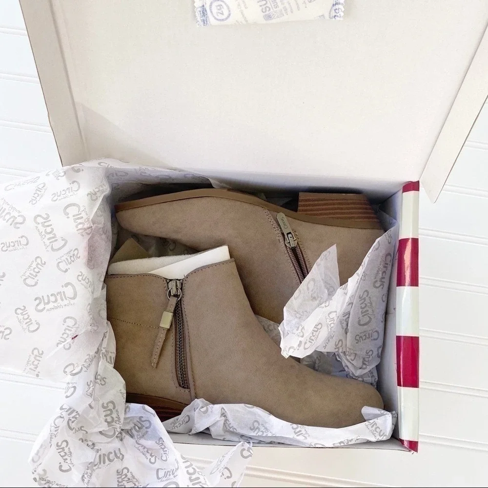 Circus by Sam Edelman Paula Hunter Booties Size 4 Putty Suede Ankle Boots New